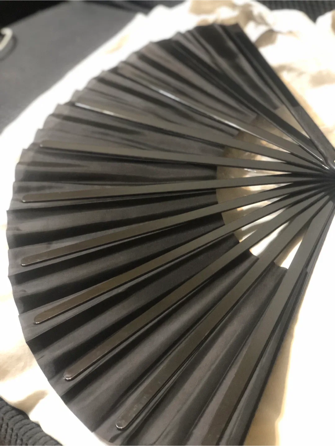 Black Folding Hand Fan-LARGE image indicator(4)