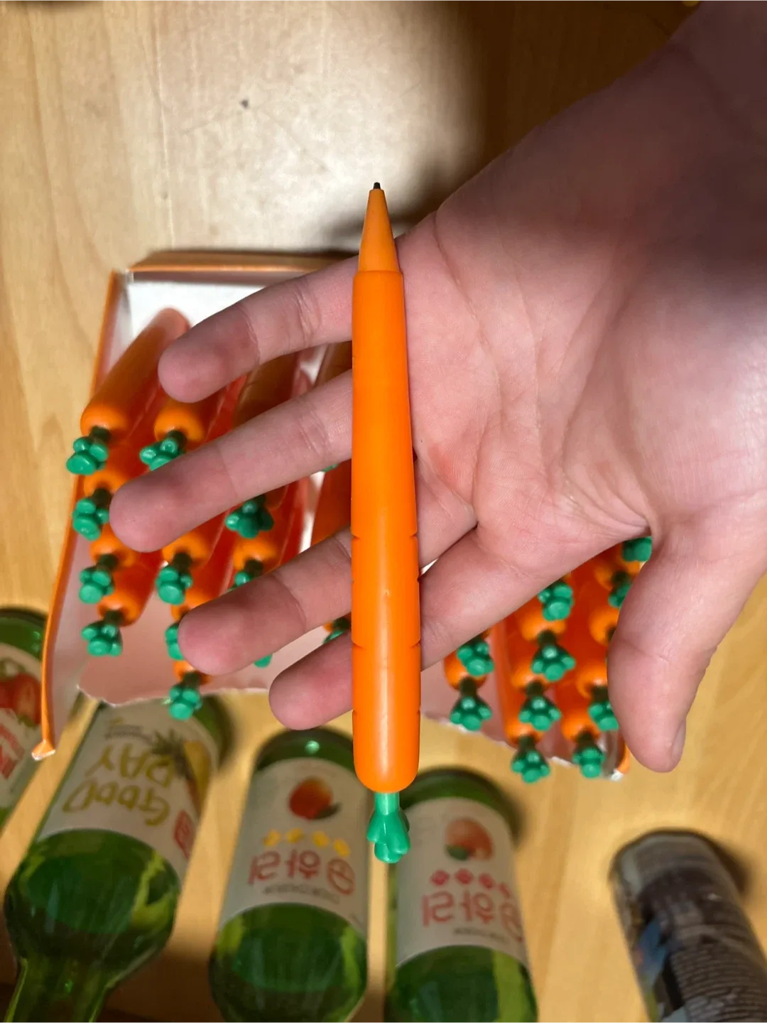 Carrot-shaped pencils image indicator(2)