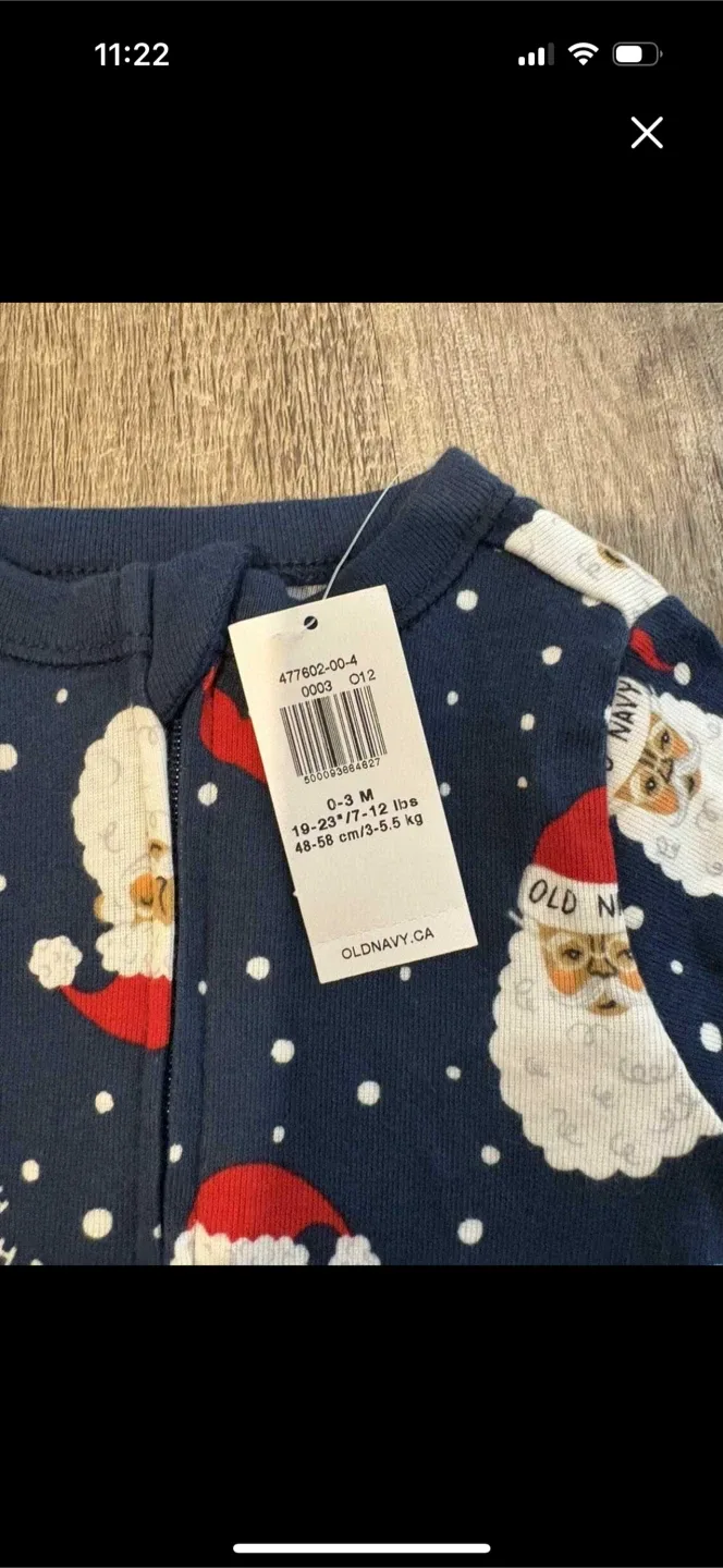Brand new Old Navy 0-3 months Santa Onesie image indicator(2)