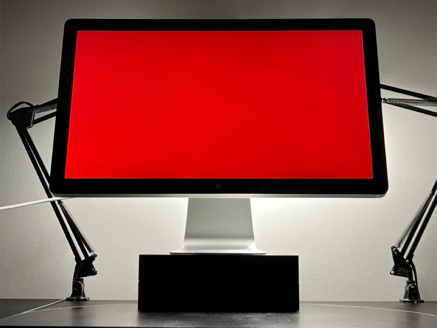 Apple Thunderbolt Display - 27” - 2K - 2560x1440 pixels - A1407 image indicator(6)