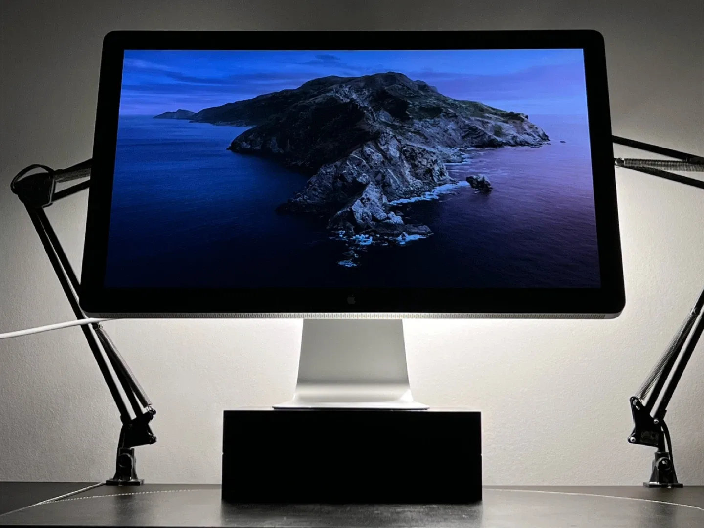 Apple Thunderbolt Display - 27” - 2K - 2560x1440 pixels - A1407 image indicator(4)