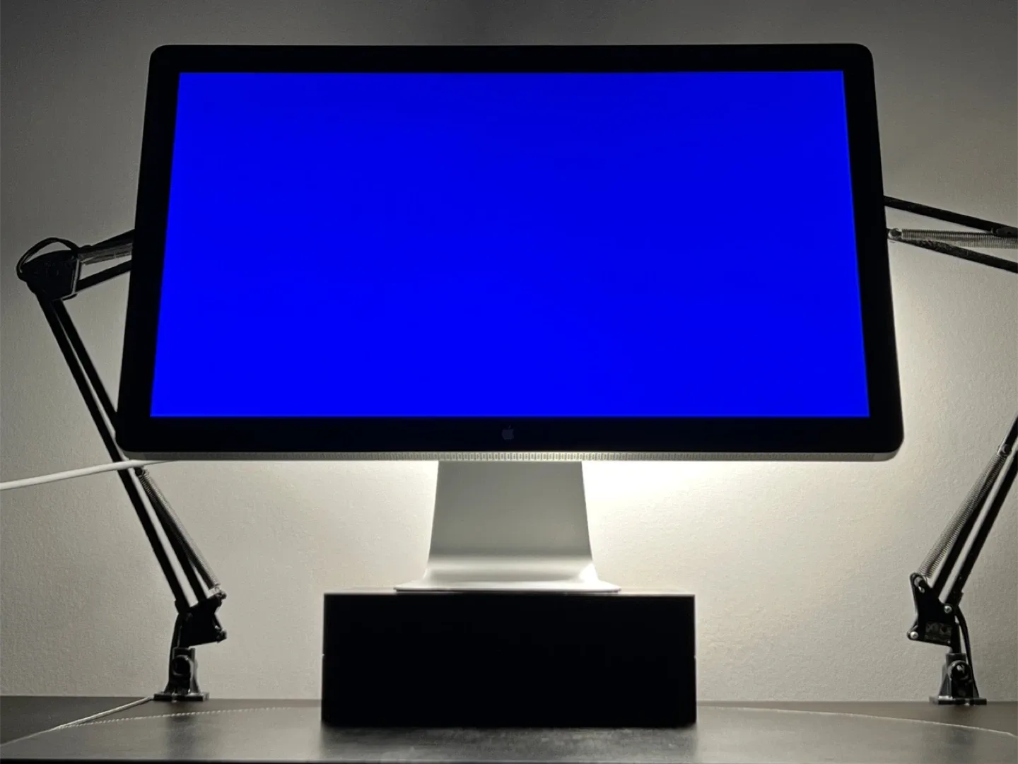 Apple Thunderbolt Display - 27” - 2K - 2560x1440 pixels - A1407 image indicator(8)