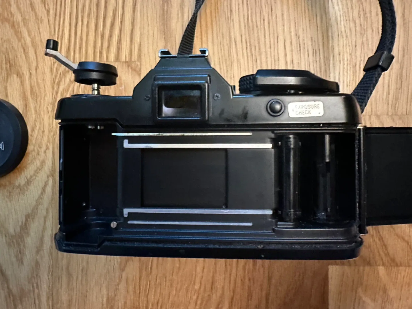 Yashica FX-3 with 50mm Lens image indicator(2)