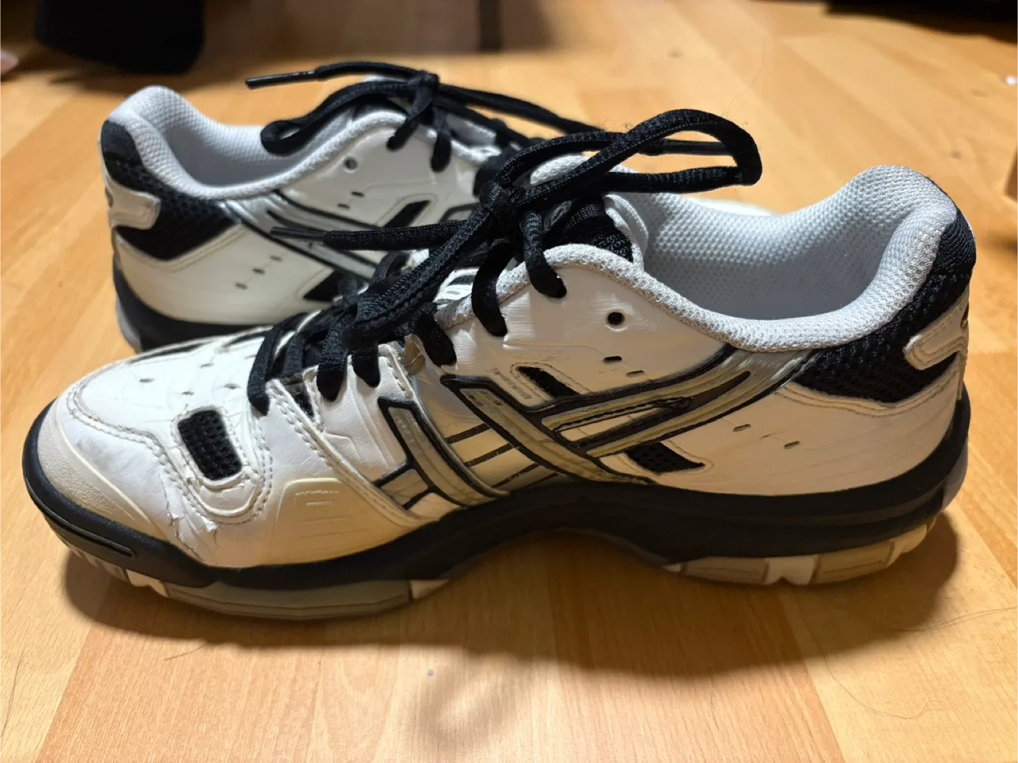 asics vintage shoes image indicator(3)