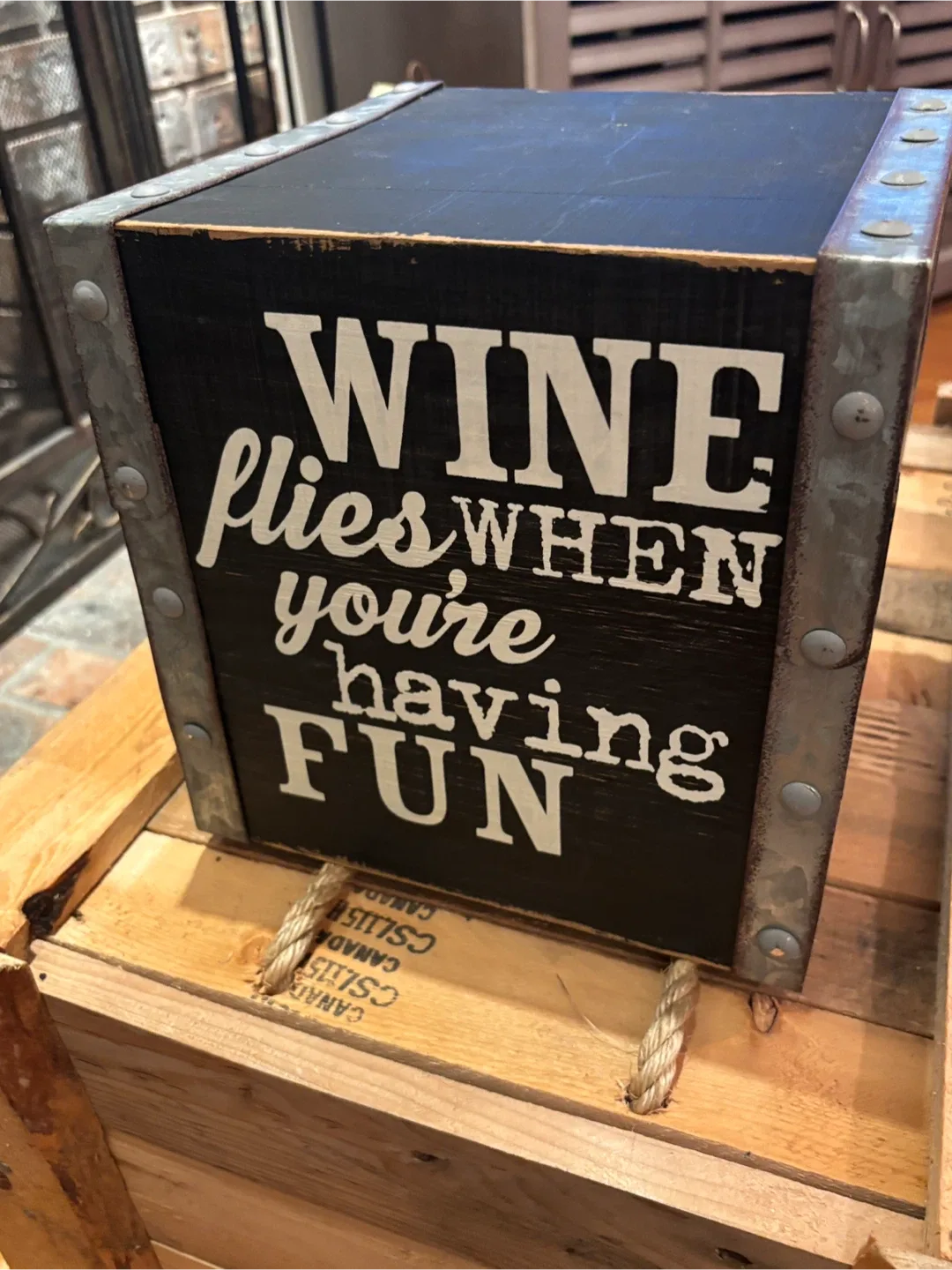 🍷 🎉 Fun Wine Box - Holds 4 Bottles! 🍇 🥂
