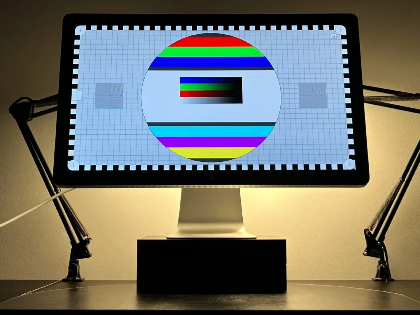 Apple Thunderbolt Display - 27” - 2K - 2560x1440 pixels - A1407 image indicator(5)