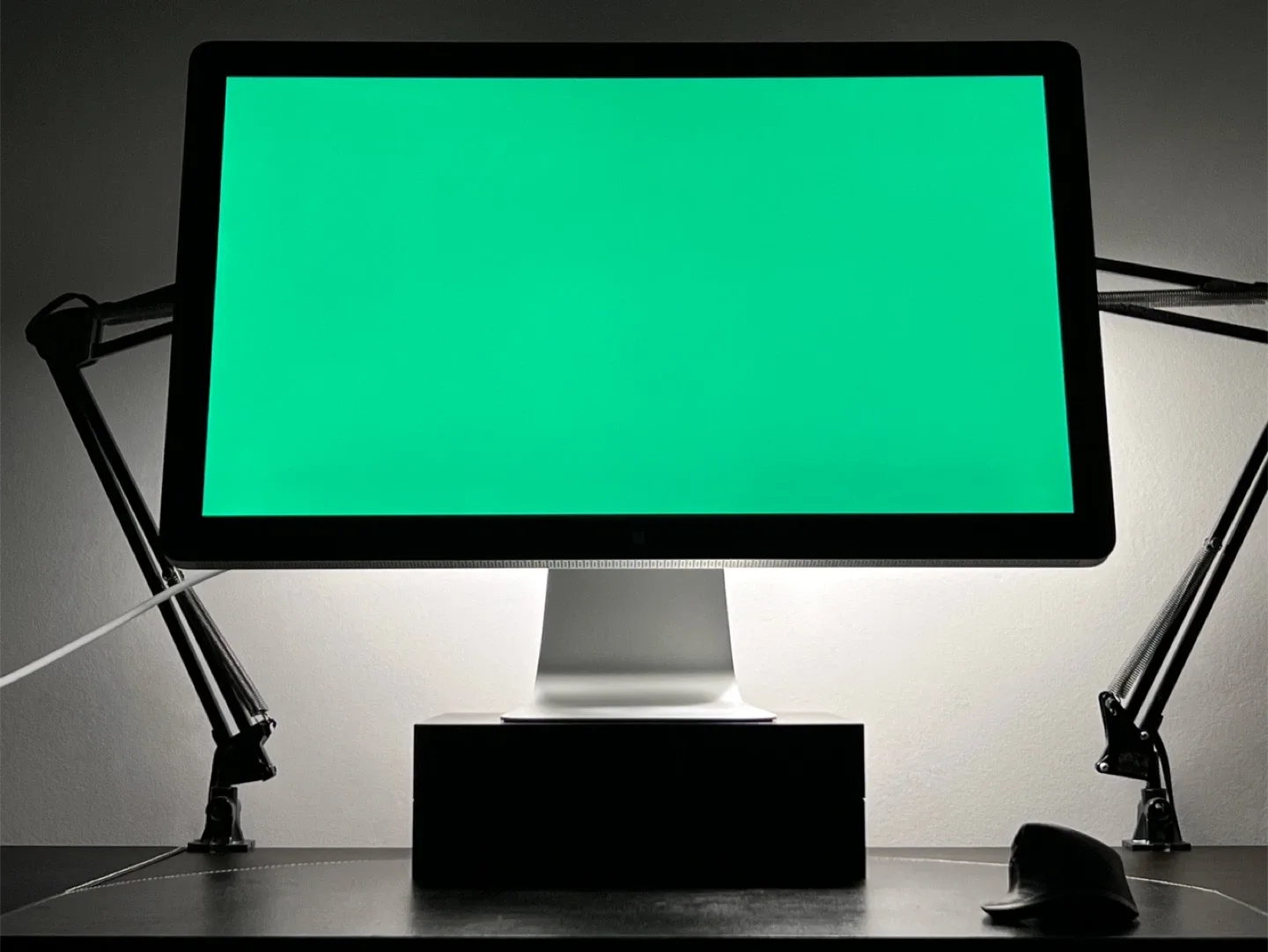 Apple Thunderbolt Display - 27” - 2K - 2560x1440 pixels - A1407 image indicator(7)