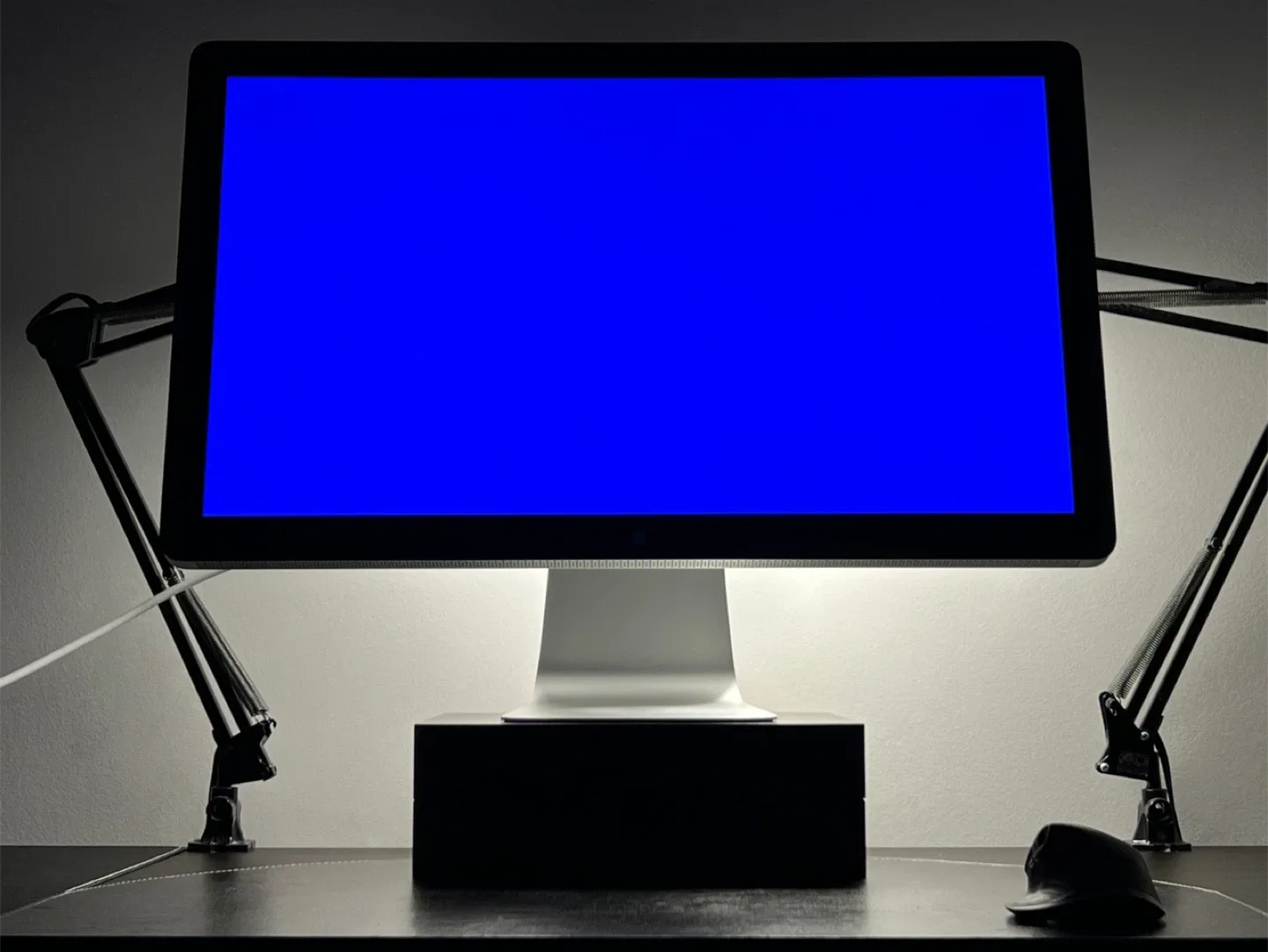 Apple Thunderbolt Display - 27” - 2K - 2560x1440 pixels - A1407 image indicator(8)