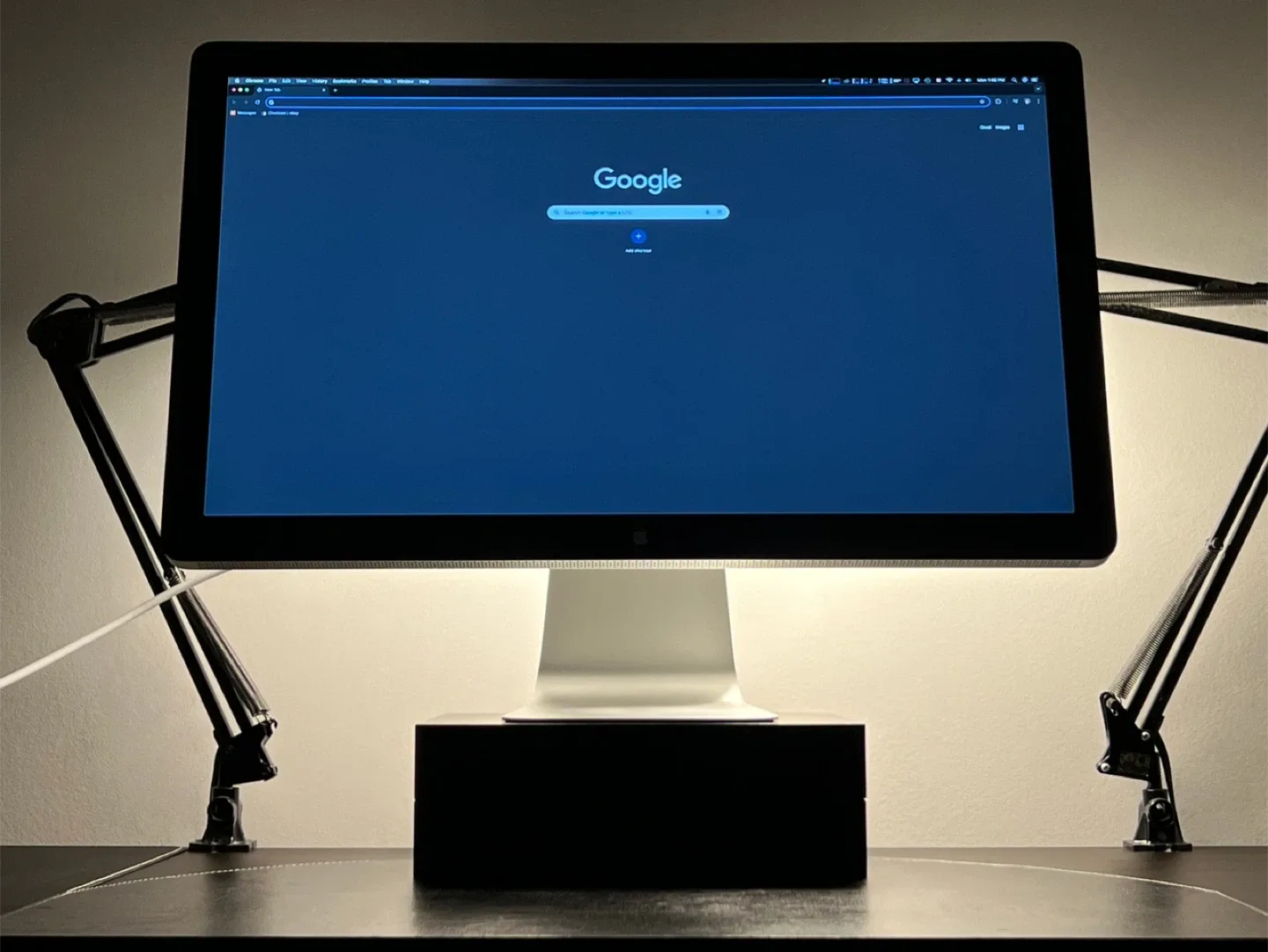 Apple Thunderbolt Display - 27” - 2K - 2560x1440 pixels - A1407 image indicator(9)