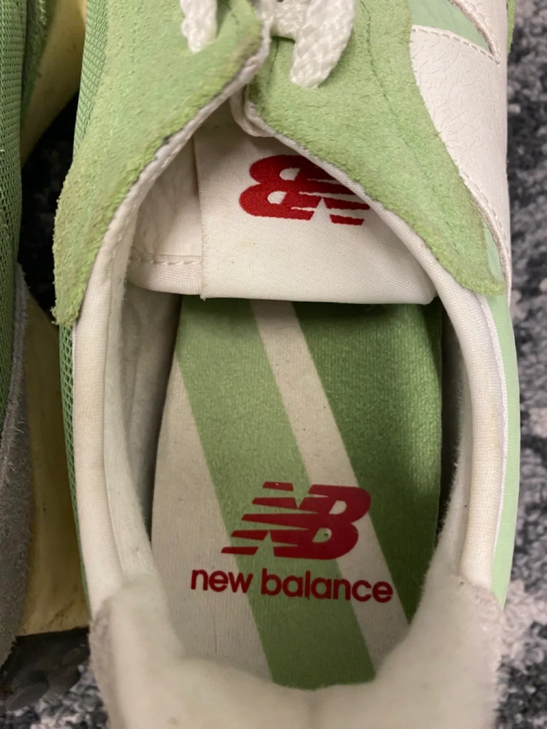 New Balance 327 Green/White Sneakers image indicator(4)