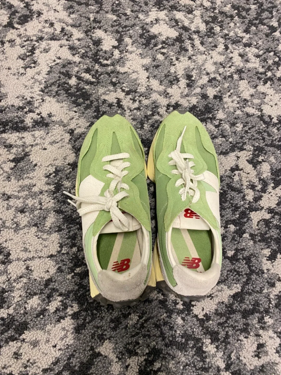 New Balance 327 Green/White Sneakers