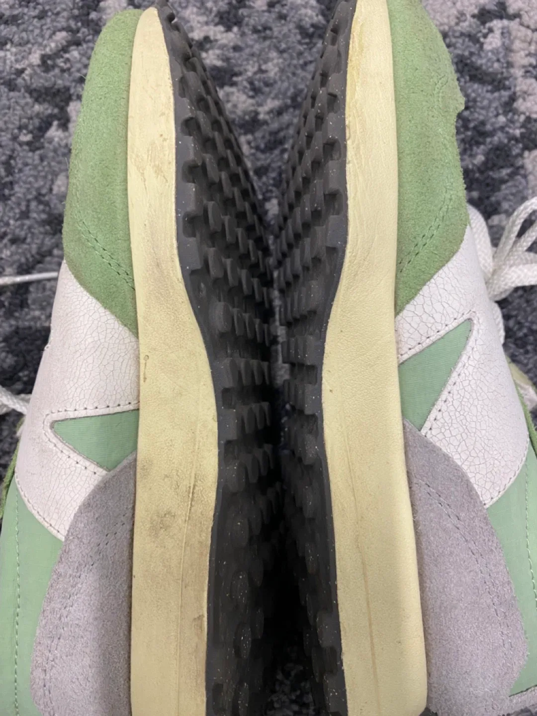 New Balance 327 Green/White Sneakers image indicator(9)