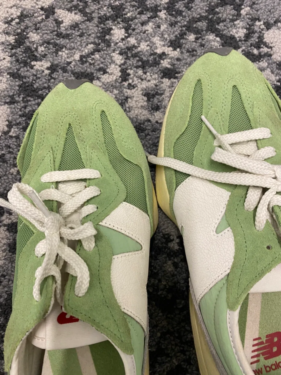 New Balance 327 Green/White Sneakers image indicator(10)