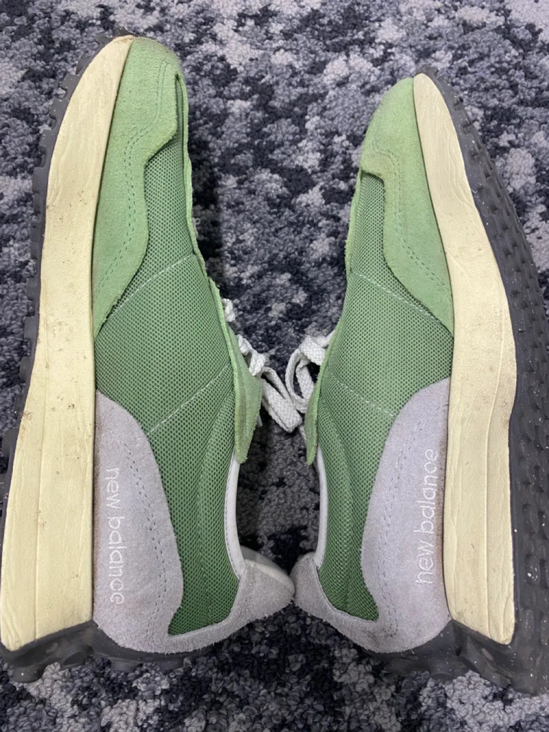 New Balance 327 Green/White Sneakers image indicator(8)