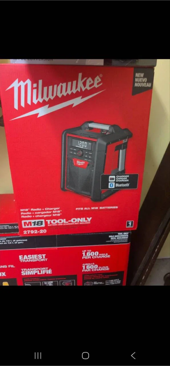 Milwaukee M18 Radio + Charger - Tool Only
