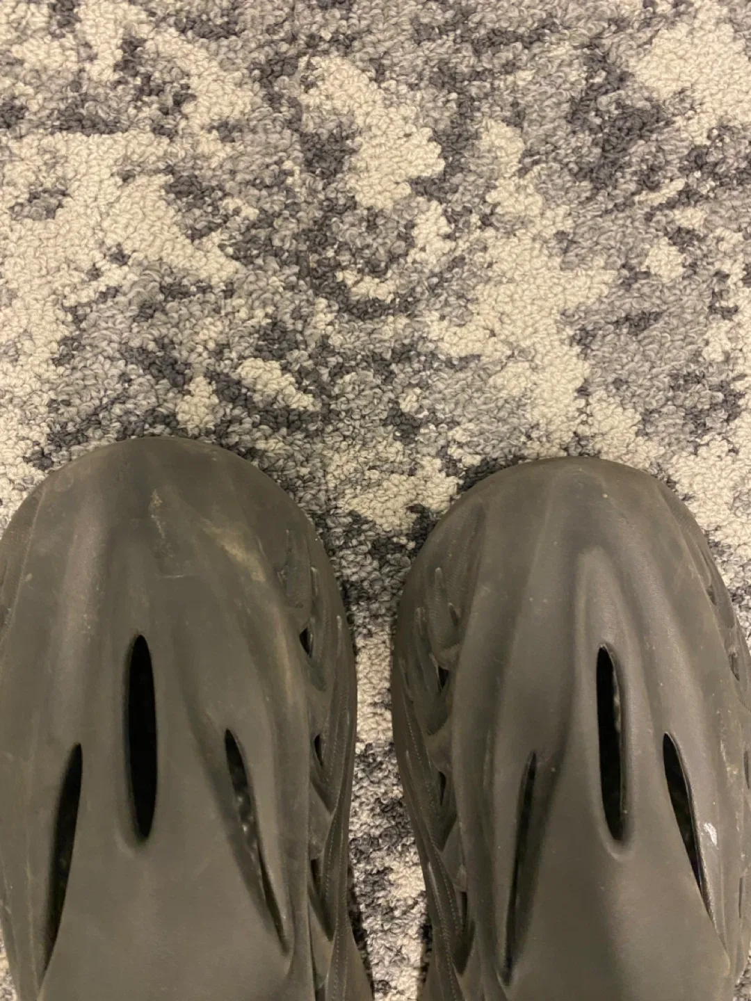 Non branded foam runnners image indicator(8)