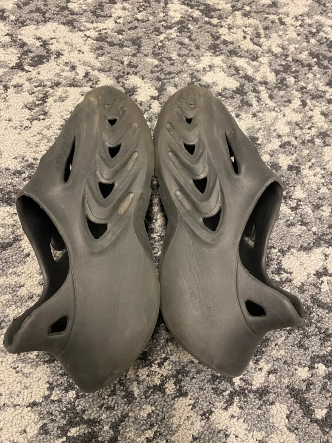 Non branded foam runnners image indicator(10)