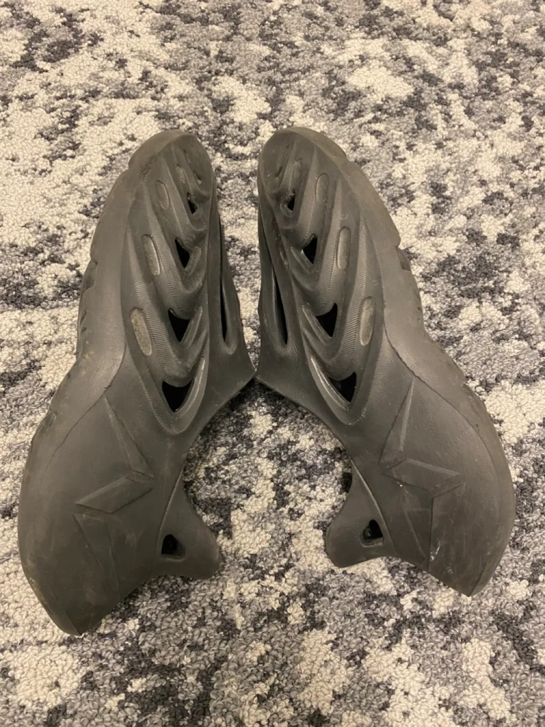 Non branded foam runnners image indicator(9)