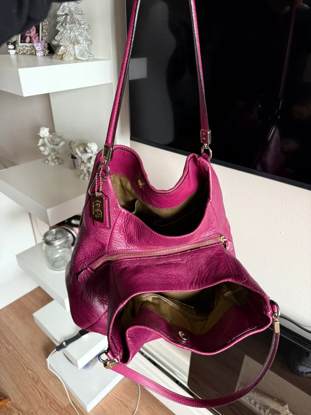 Coach Leather Shoulder Bag image indicator(4)