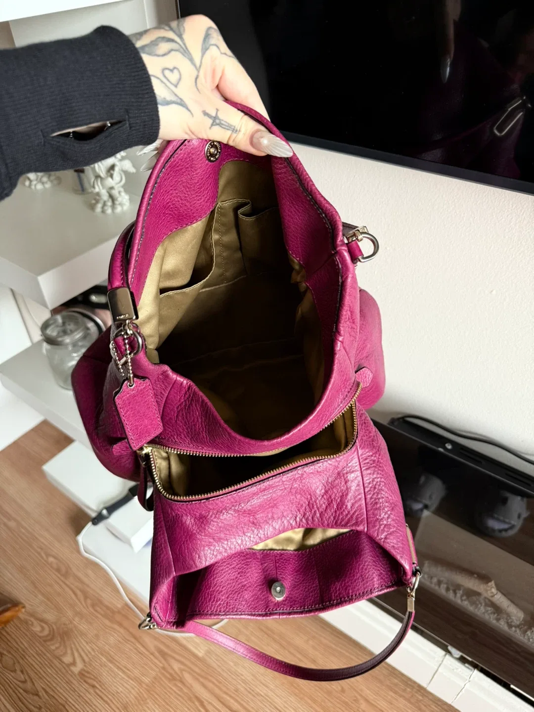 Coach Leather Shoulder Bag image indicator(5)