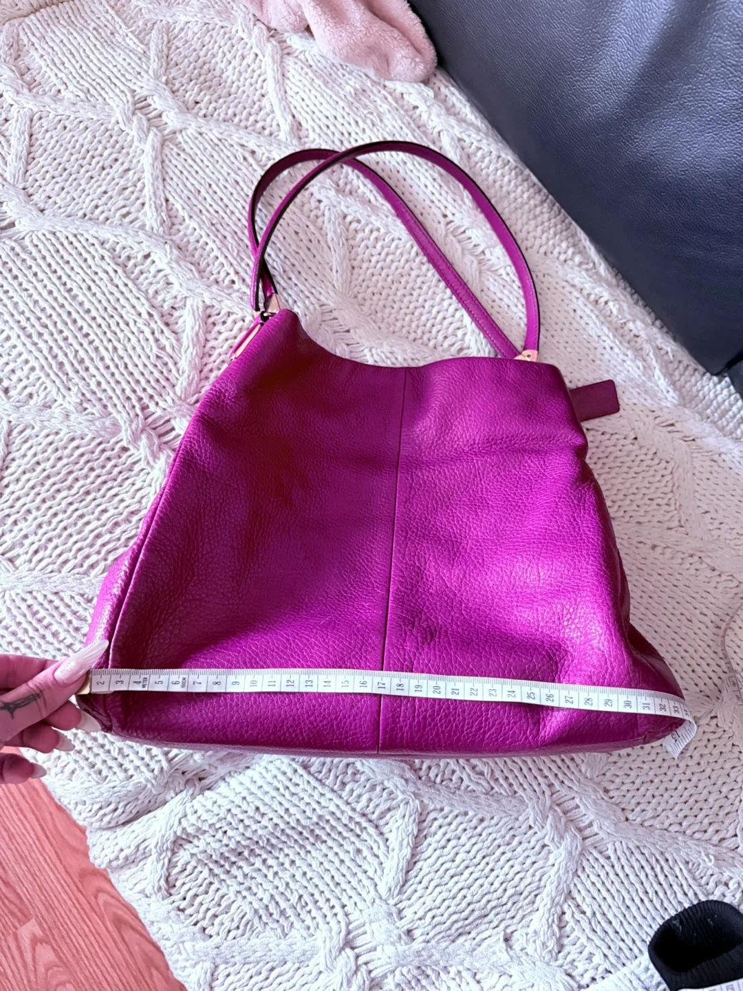 Coach Leather Shoulder Bag image indicator(7)