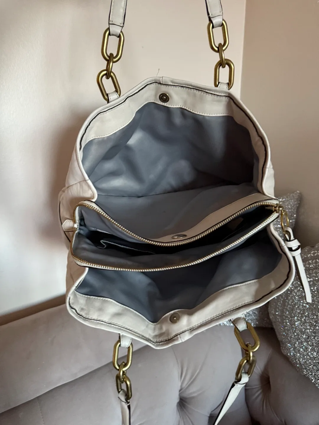 Coach cream Leather  Shoulder Bag image indicator(4)