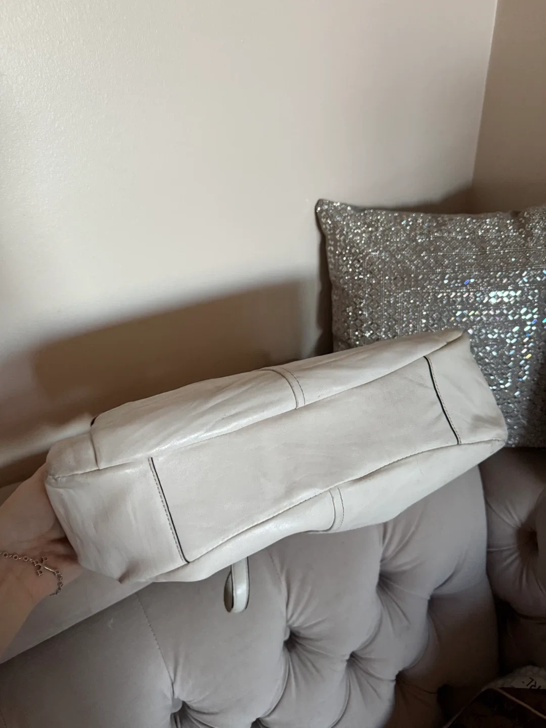 Coach cream Leather  Shoulder Bag image indicator(8)