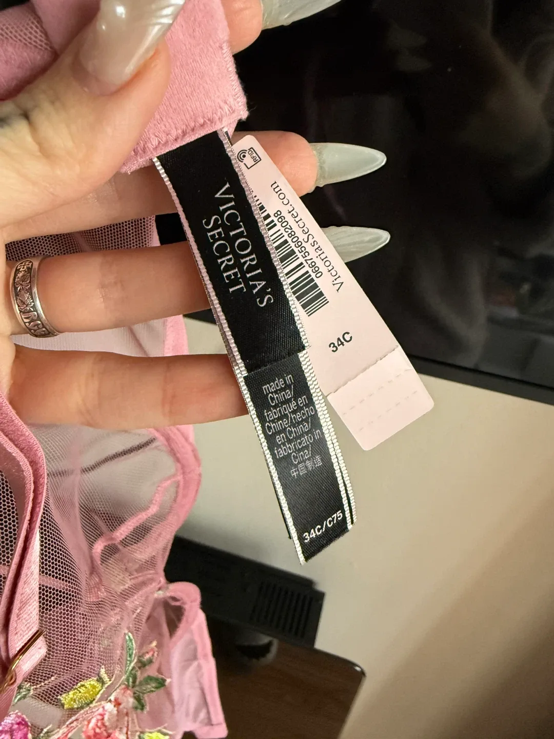 Victoria's Secret Pink Floral Bra - Size 34C image indicator(2)