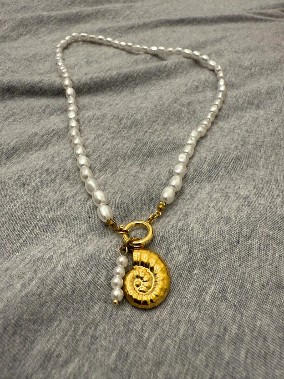 Pearl Necklace with Gold Shell Pendant image indicator(2)