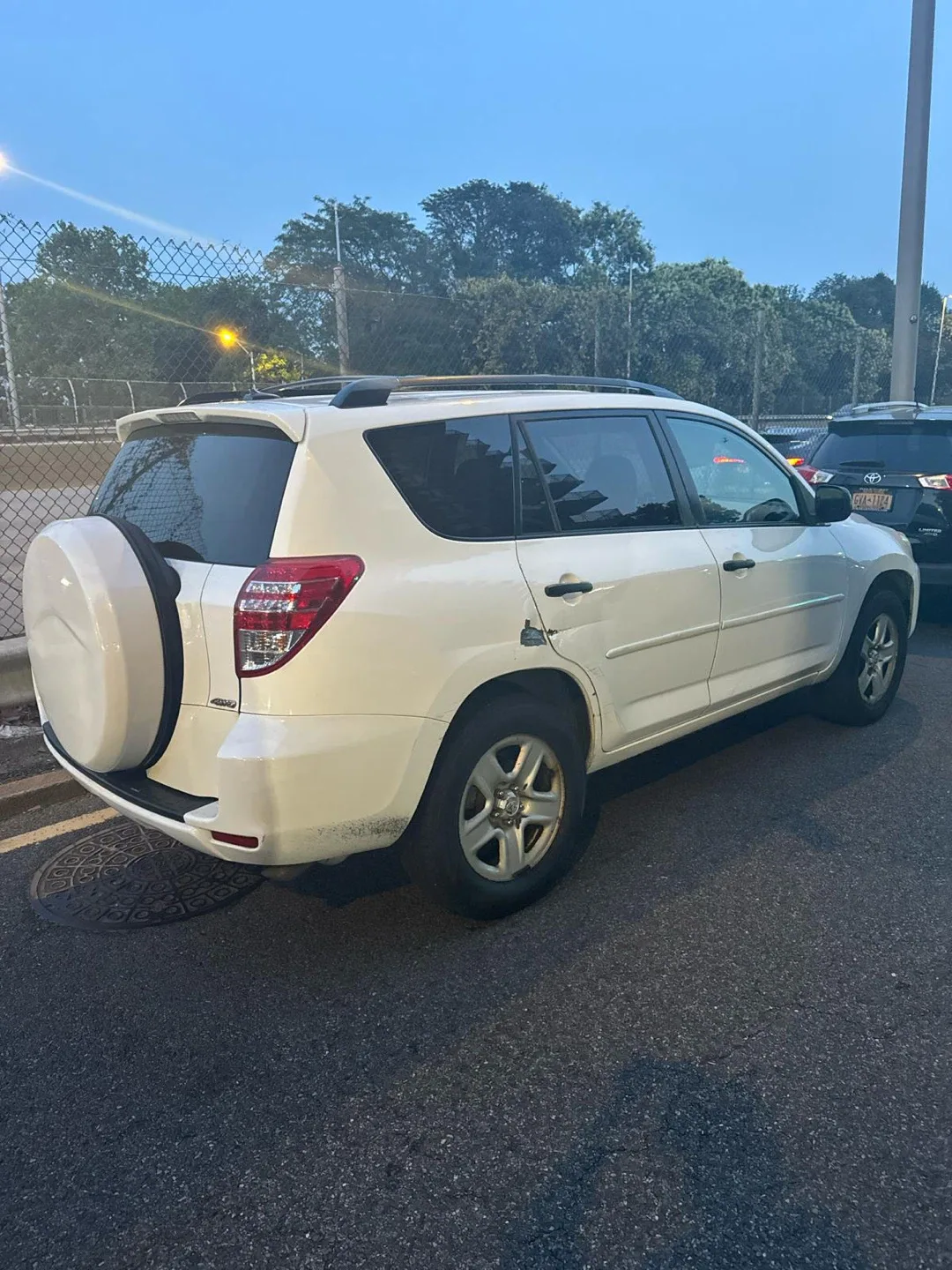 Toyota Rav 4 Le image indicator(3)