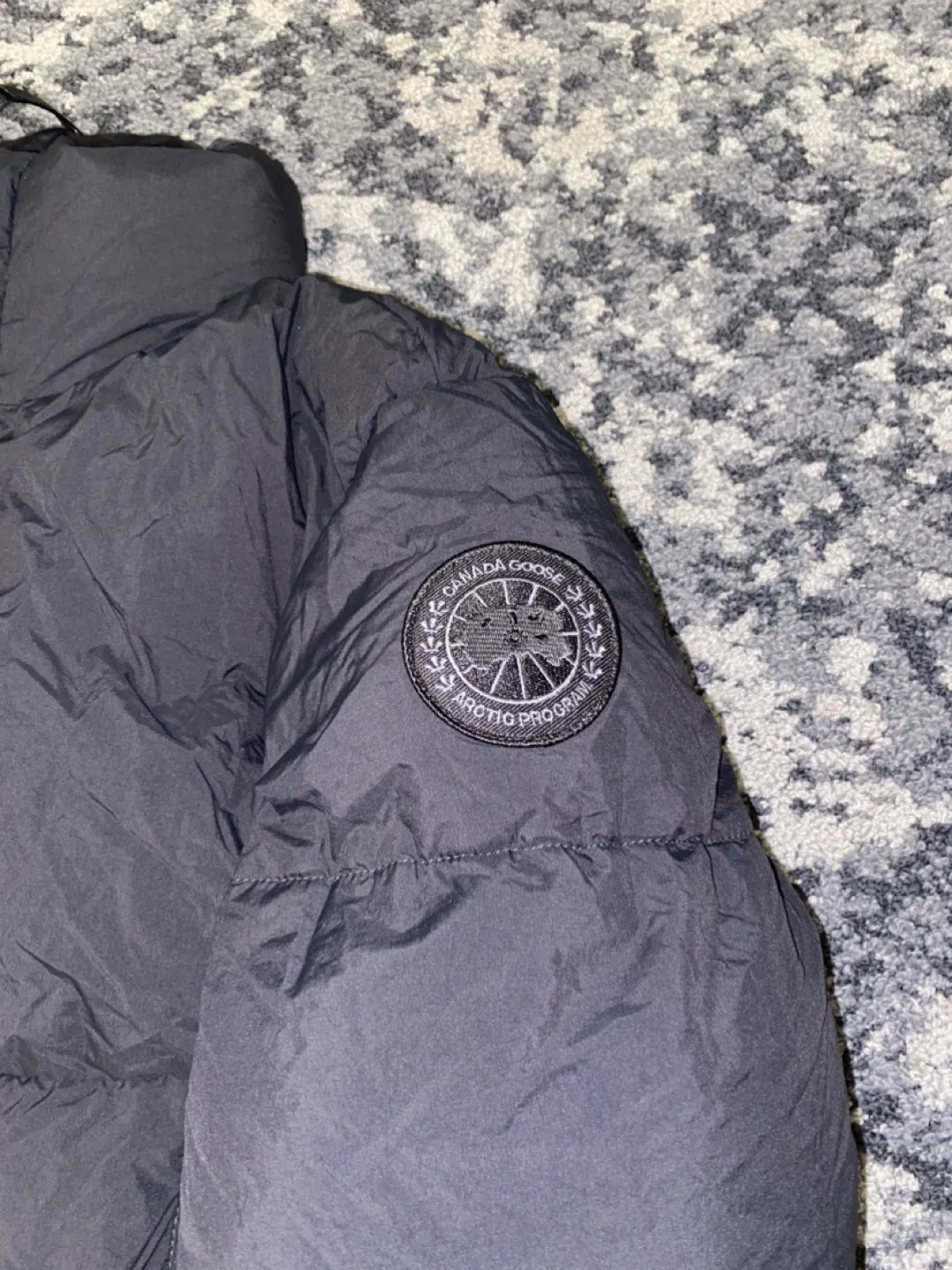 Canada Goose Puffer Jacket - XL image indicator(2)
