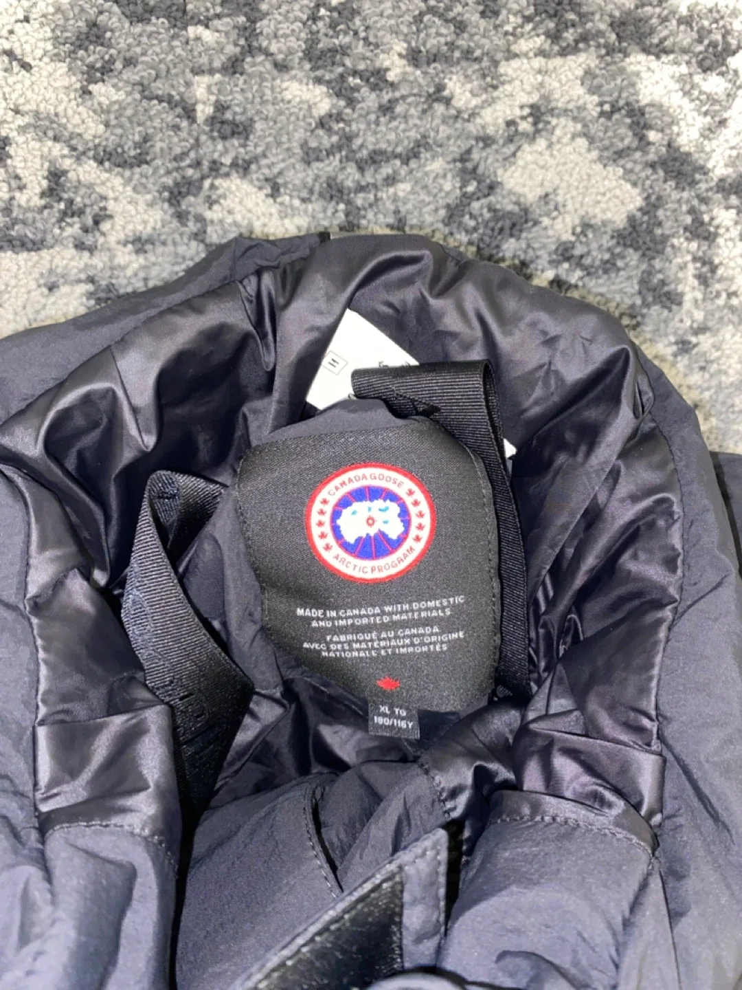 Canada Goose Puffer Jacket - XL image indicator(5)
