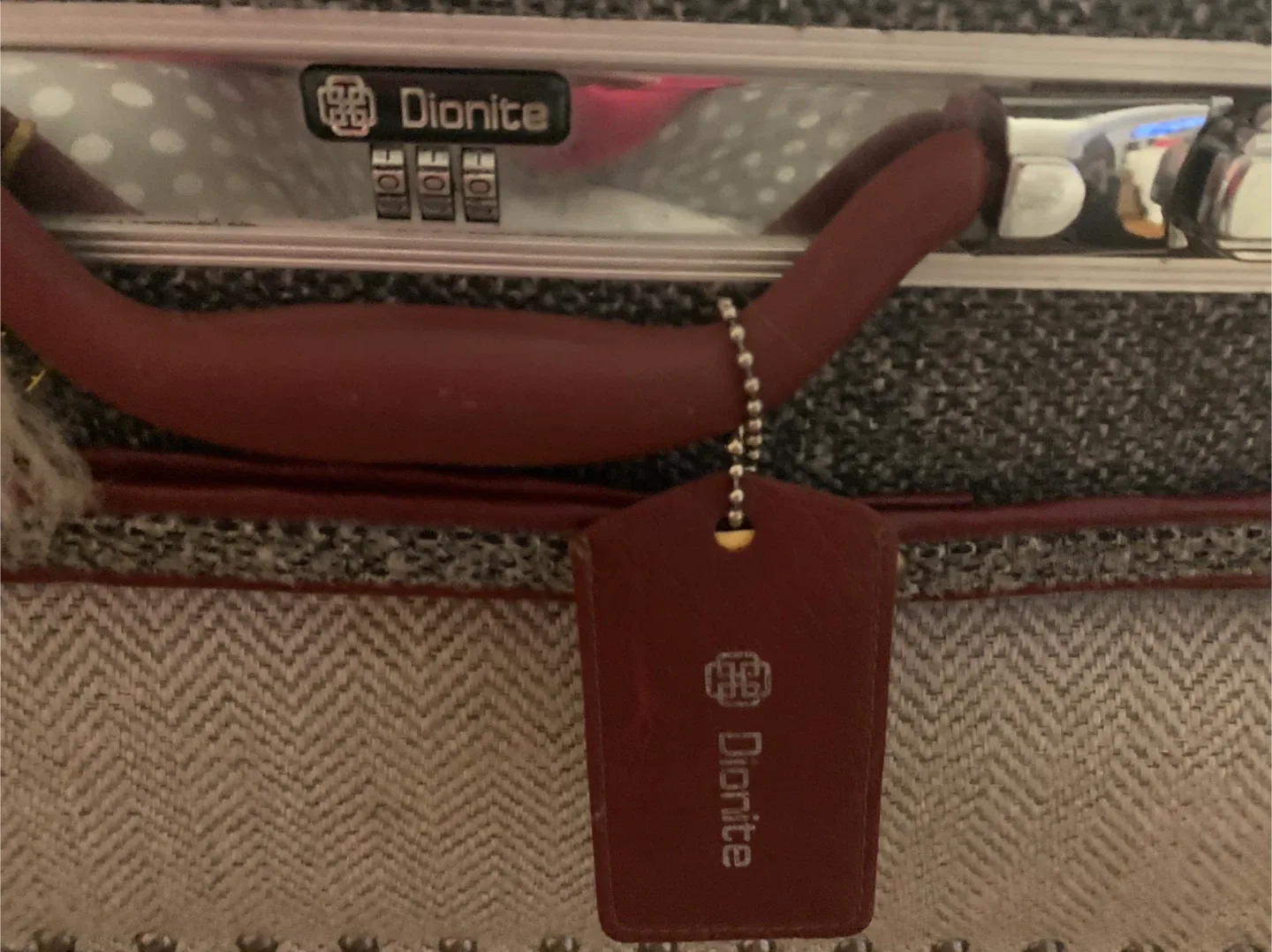 Dionite Vintage Suitcase Set image indicator(2)