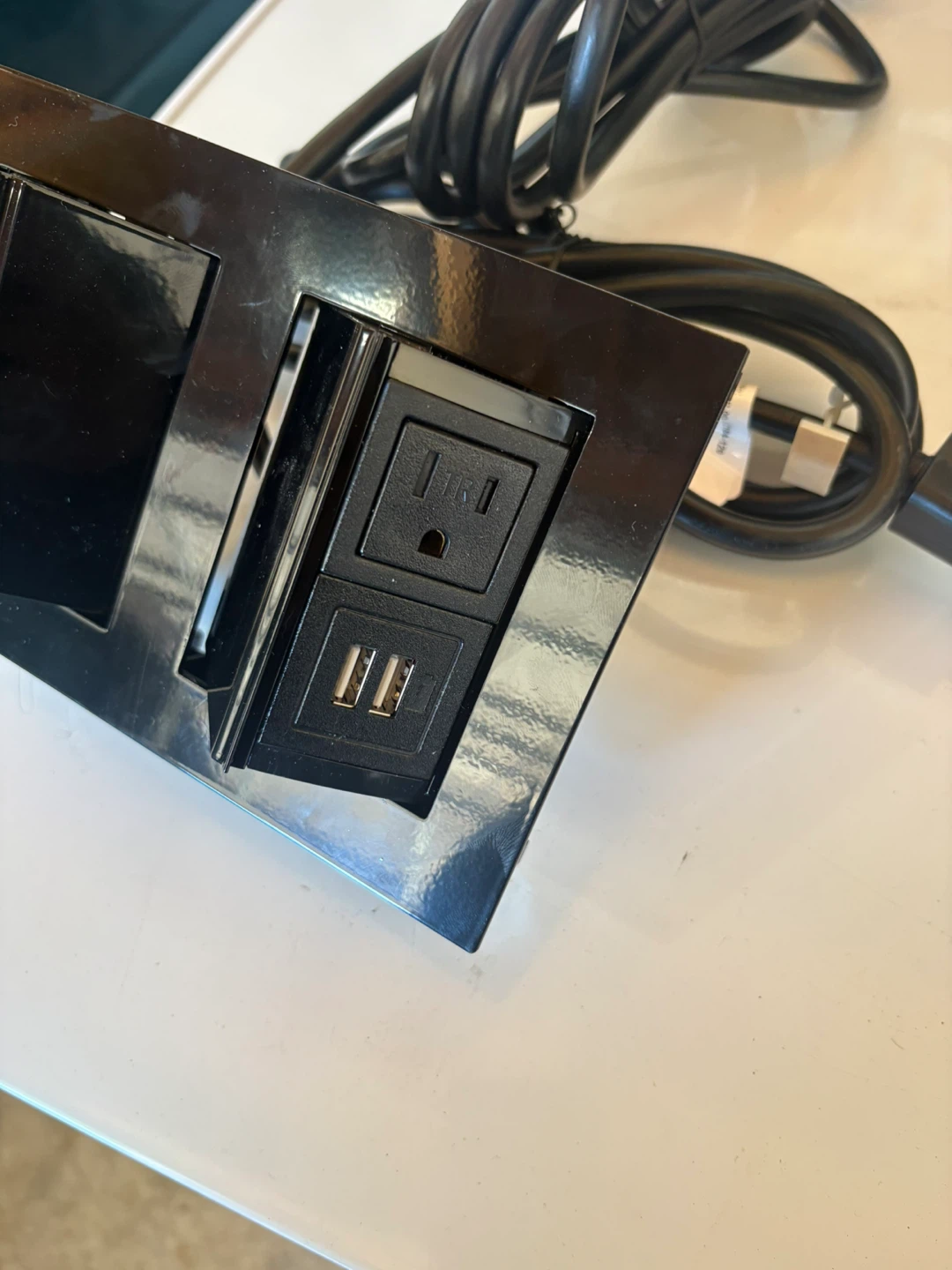 Metro Light & Power Power Strip - photo 5