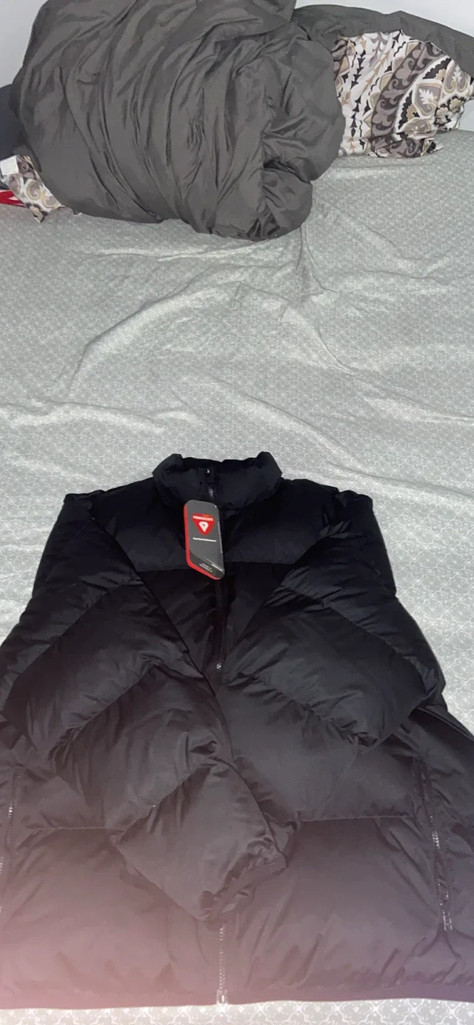 Nike XXL Black Puffer Jacket image indicator(2)