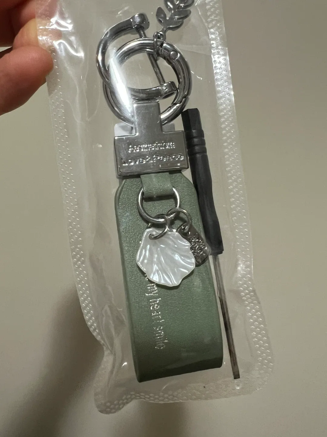 Aestheticism Love&Peace Keychain - Green image indicator(6)