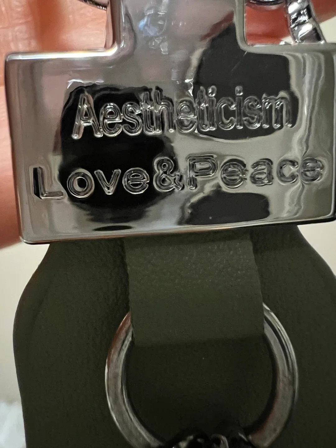 Aestheticism Love&Peace Keychain - Green image indicator(4)