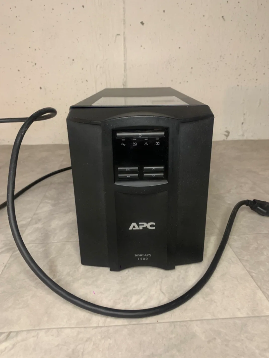 APC Smart-UPS 1500VA SMT1500 power supply - electronics image indicator(10)