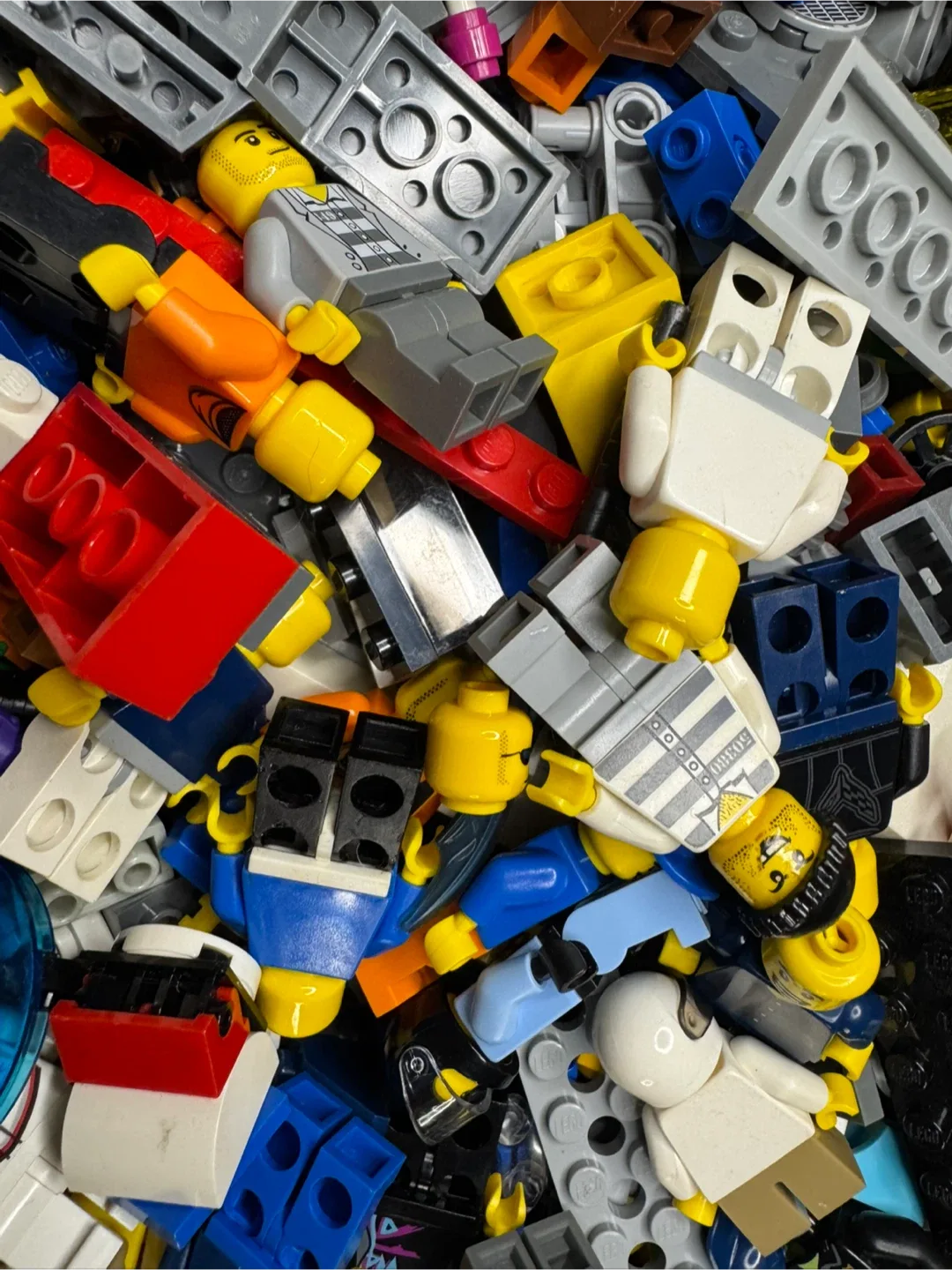 LEGO 23lbs+ BULK PARTS LOT MINIFIGURES City Star Wars image indicator(2)