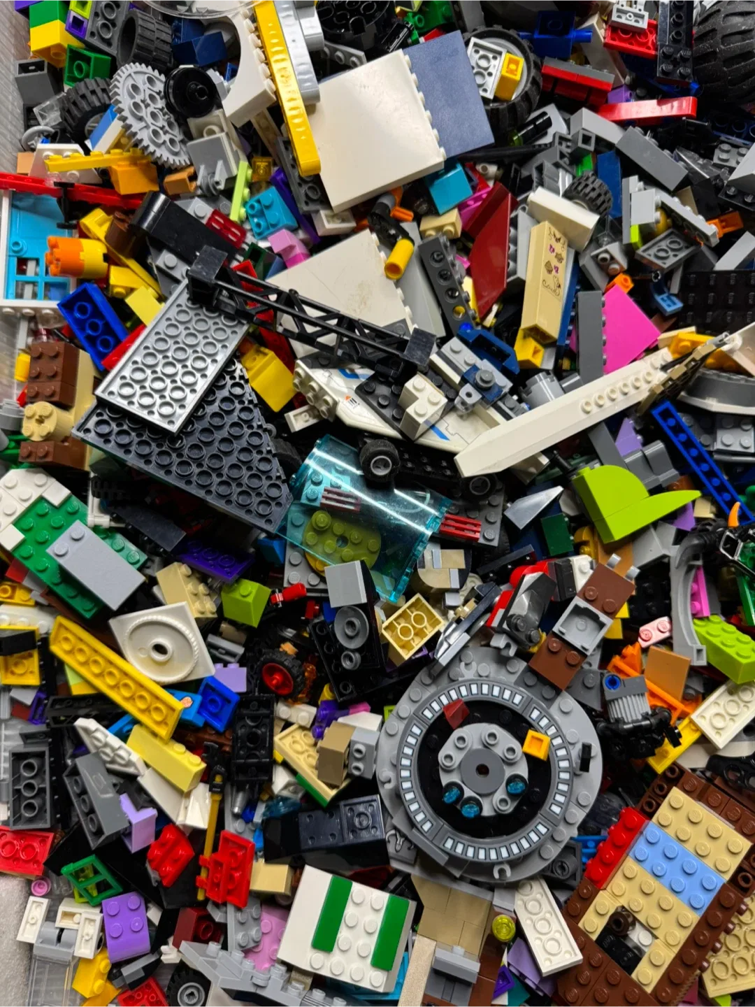 LEGO 23lbs+ BULK PARTS LOT MINIFIGURES City Star Wars image indicator(4)