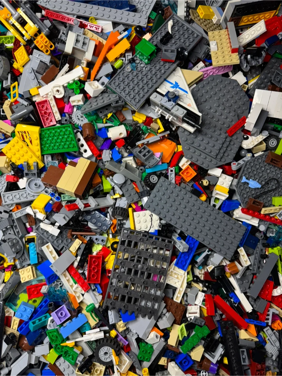 LEGO 23lbs+ BULK PARTS LOT MINIFIGURES City Star Wars image indicator(6)