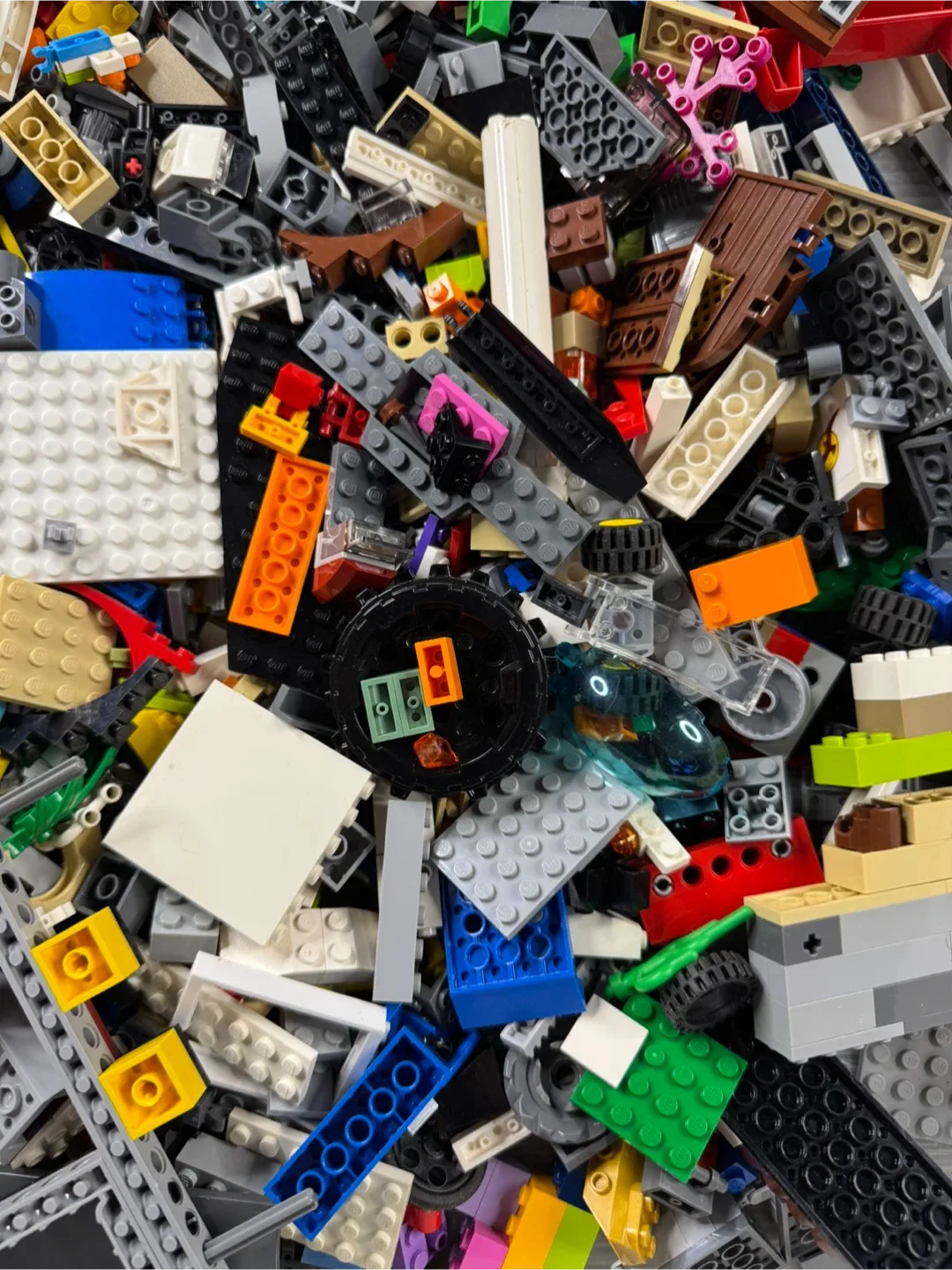 LEGO 23lbs+ BULK PARTS LOT MINIFIGURES City Star Wars image indicator(8)