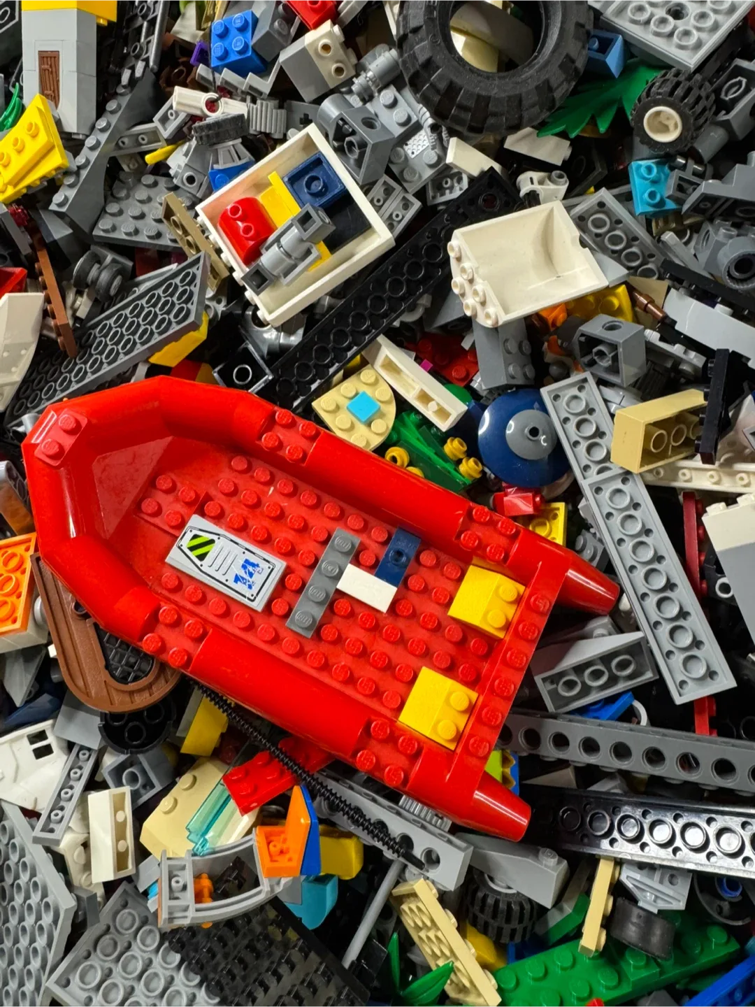 LEGO 23lbs+ BULK PARTS LOT MINIFIGURES City Star Wars image indicator(9)