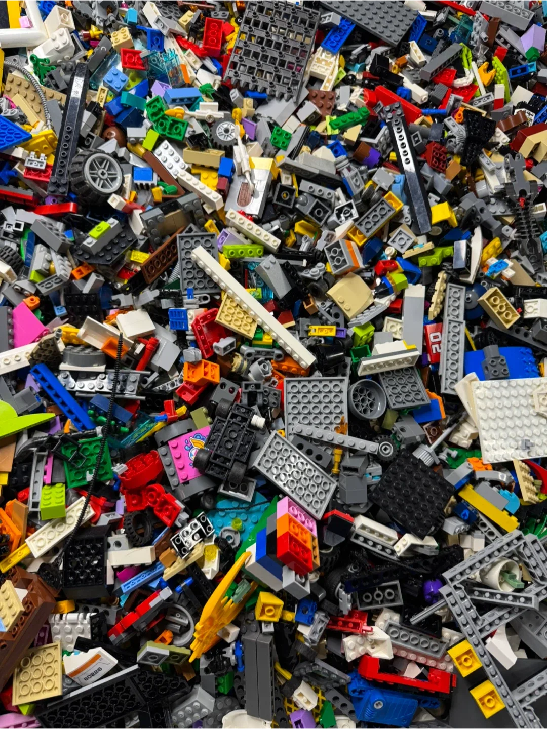 LEGO 23lbs+ BULK PARTS LOT MINIFIGURES City Star Wars image indicator(7)