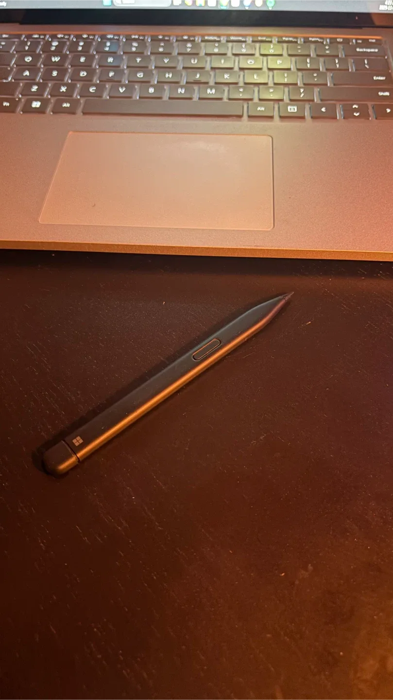 Surface laptop studio image indicator(10)