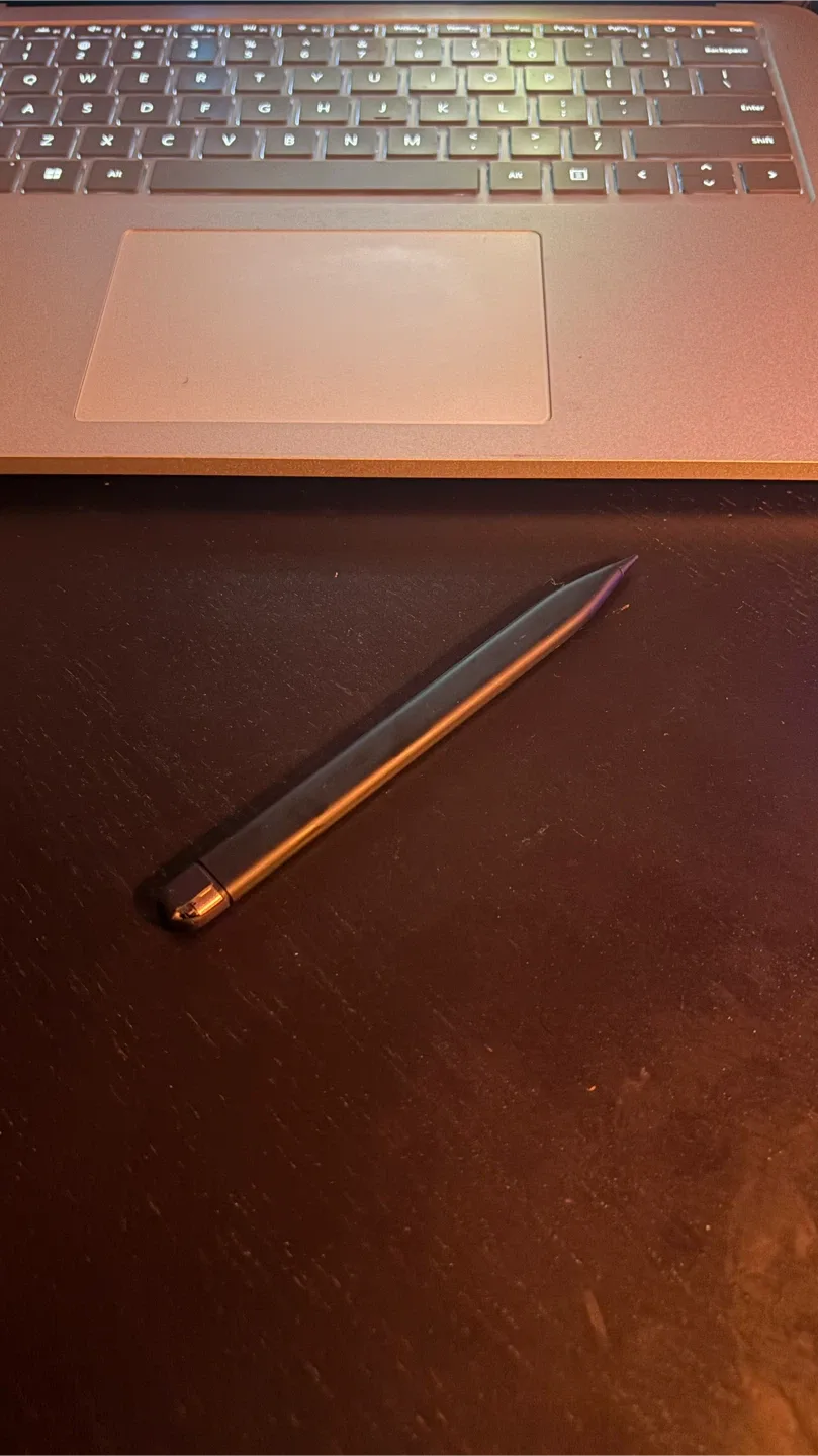 Surface laptop studio image indicator(7)