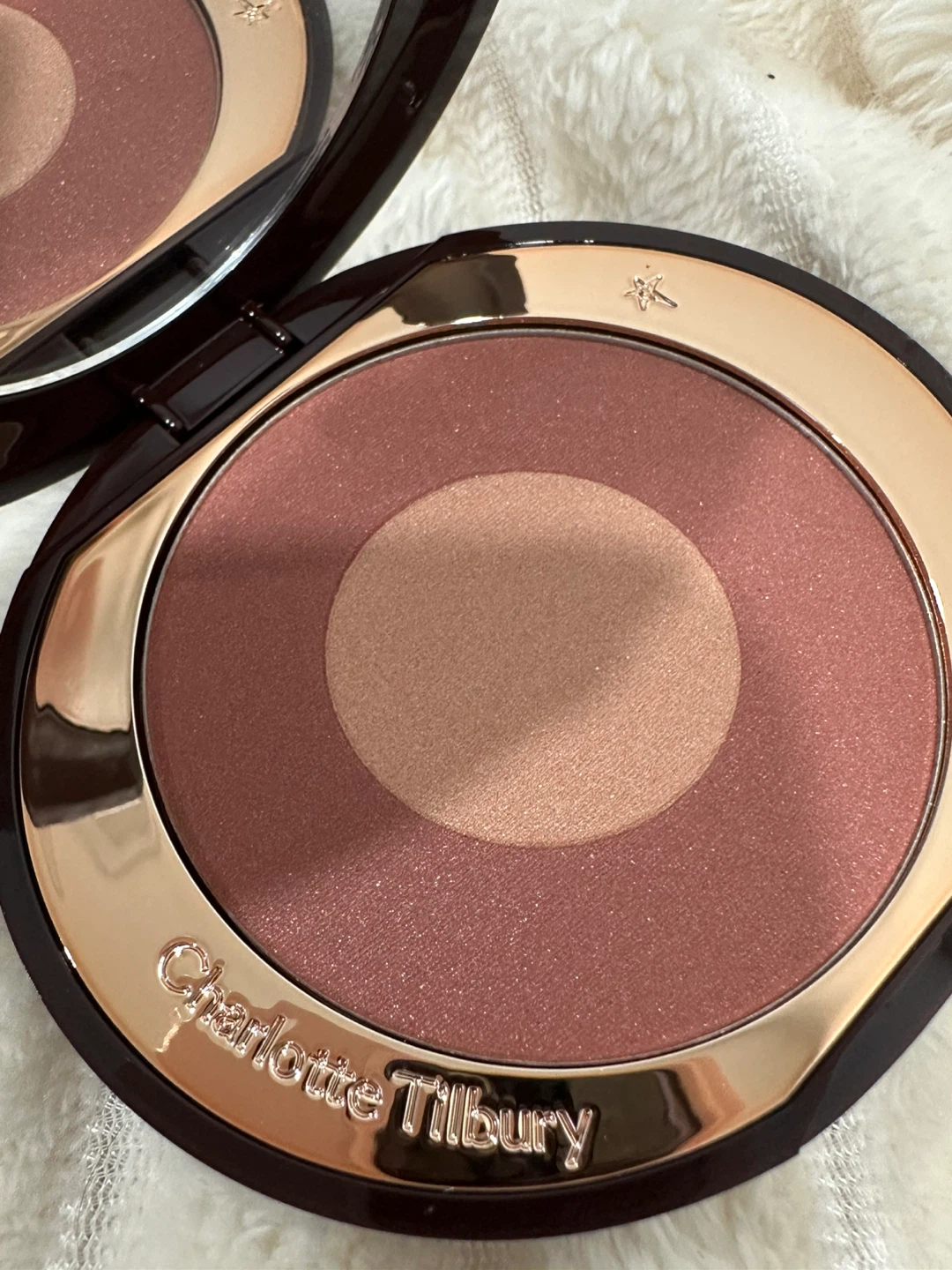 Charlotte Tilbury Cheek to Chic Blush - Walk of No Shame - photo 2