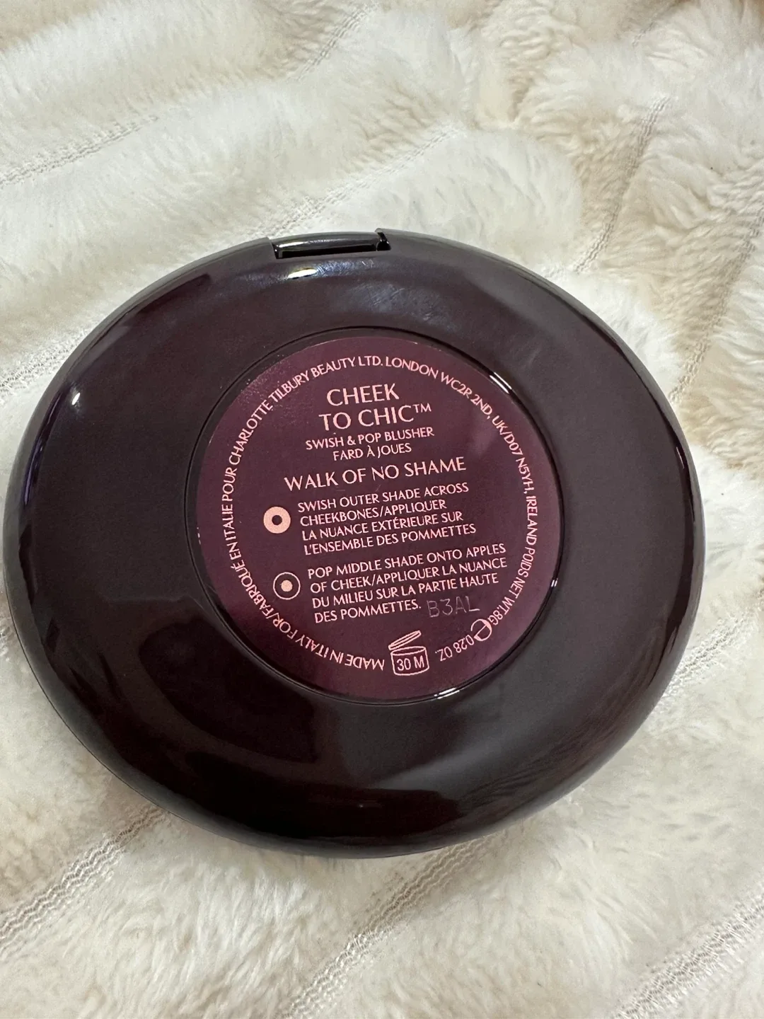 Charlotte Tilbury Cheek to Chic Blush - Walk of No Shame image indicator(4)