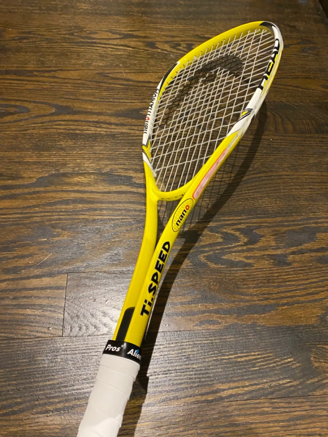 Head Nano Titanium Squash Racquet image indicator(2)