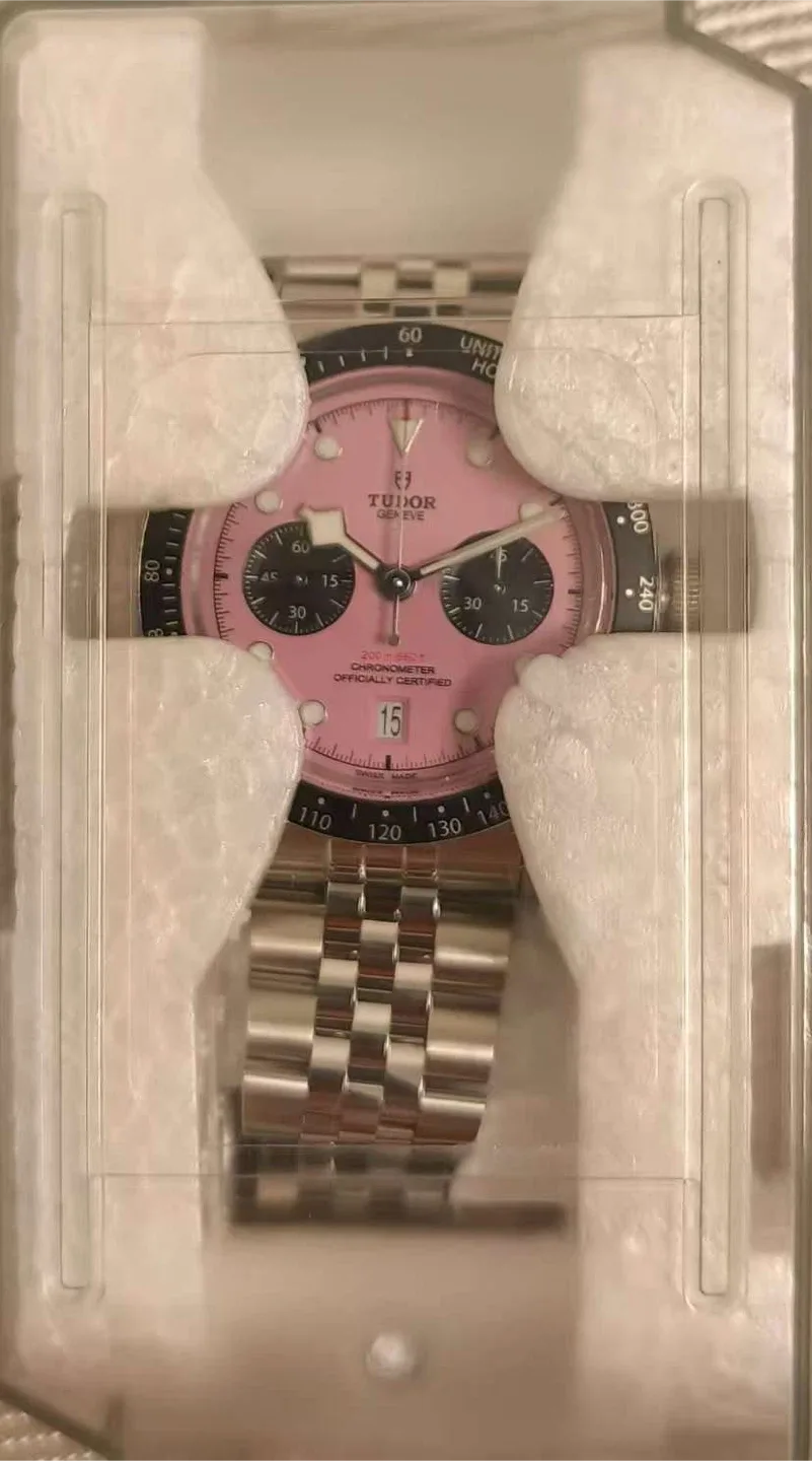 Tudor Black Bay Chrono Pink image indicator(3)